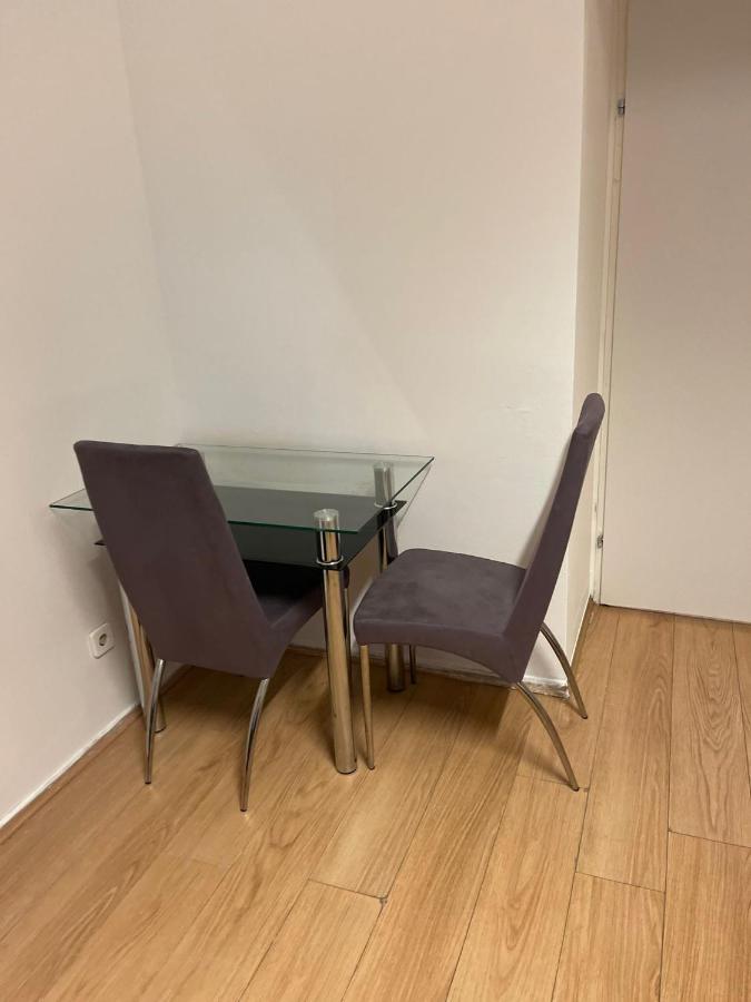 Neat 1Br Apt. Simmering-Ideal For Longstays Wien Exteriör bild